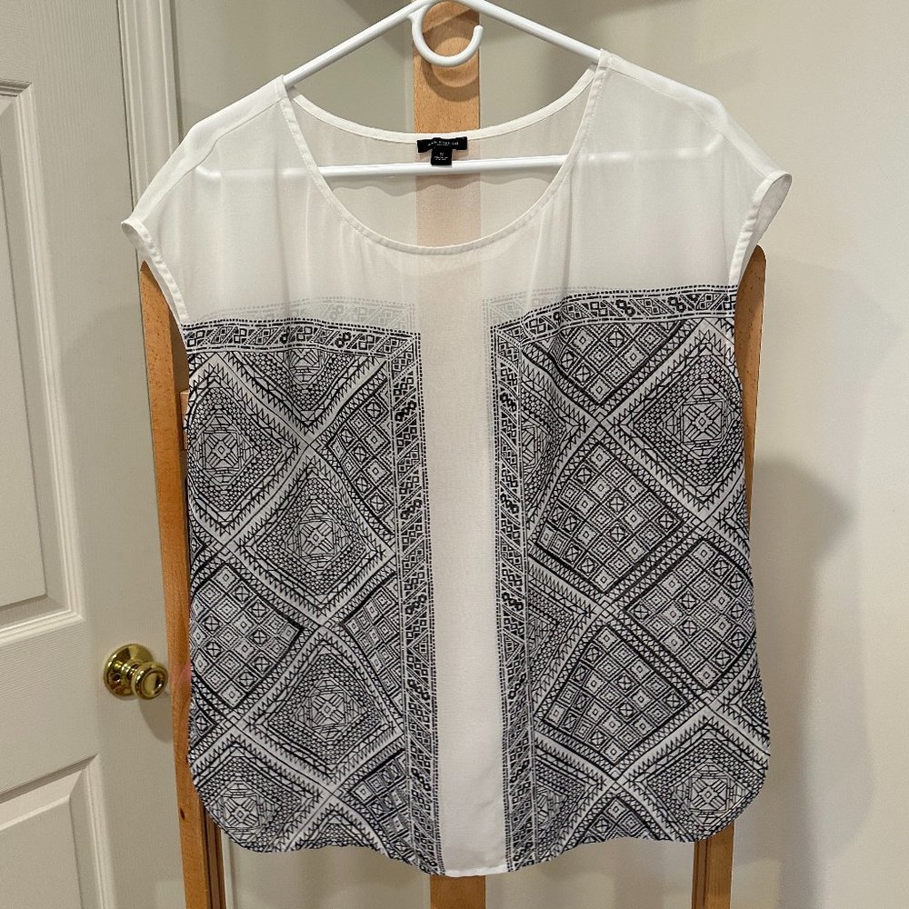 Perfect for Spring and Summer Ann Taylor semi-sheer blouse Oversized Small EUC
